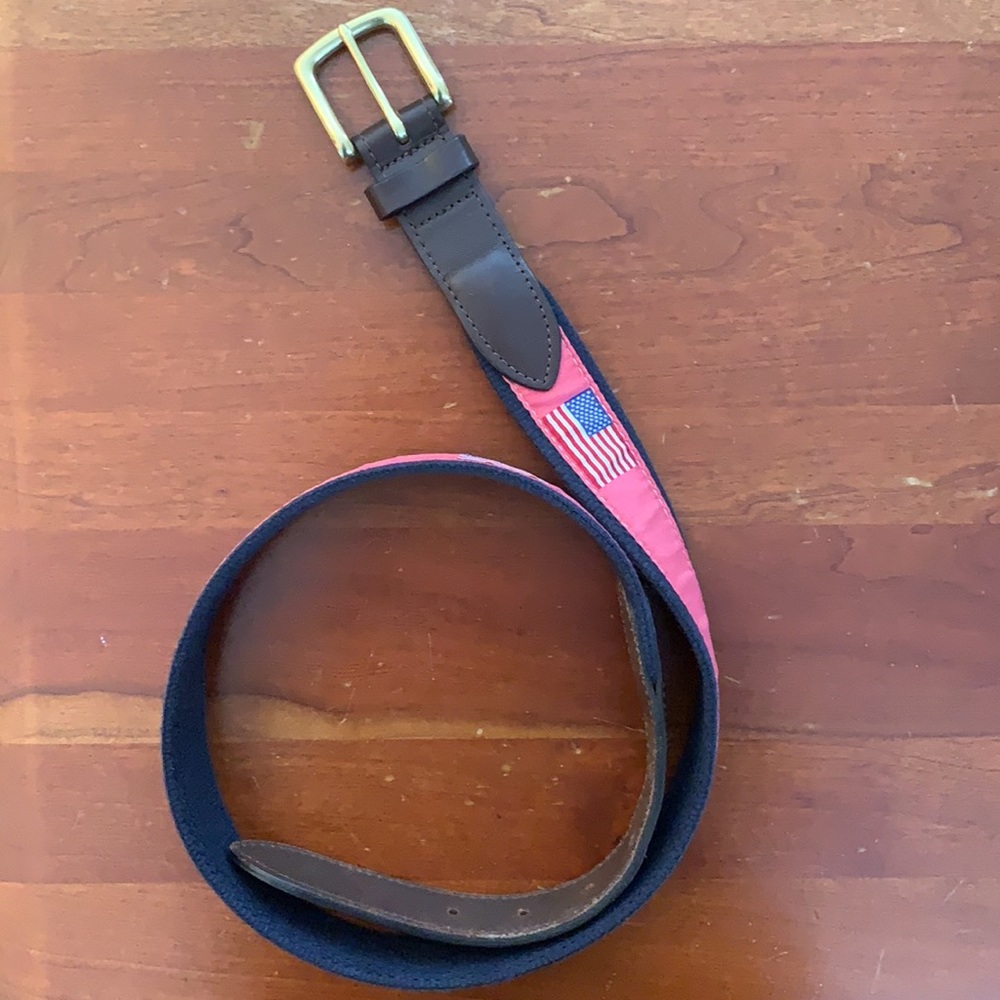 Men's vineyard vine flag belt
